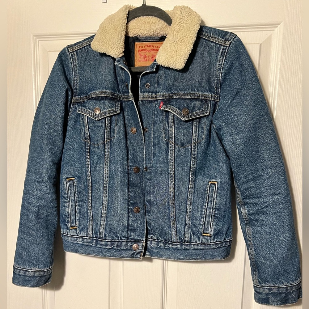Levi Strauss Jean Jacket with Sherpa Collar
